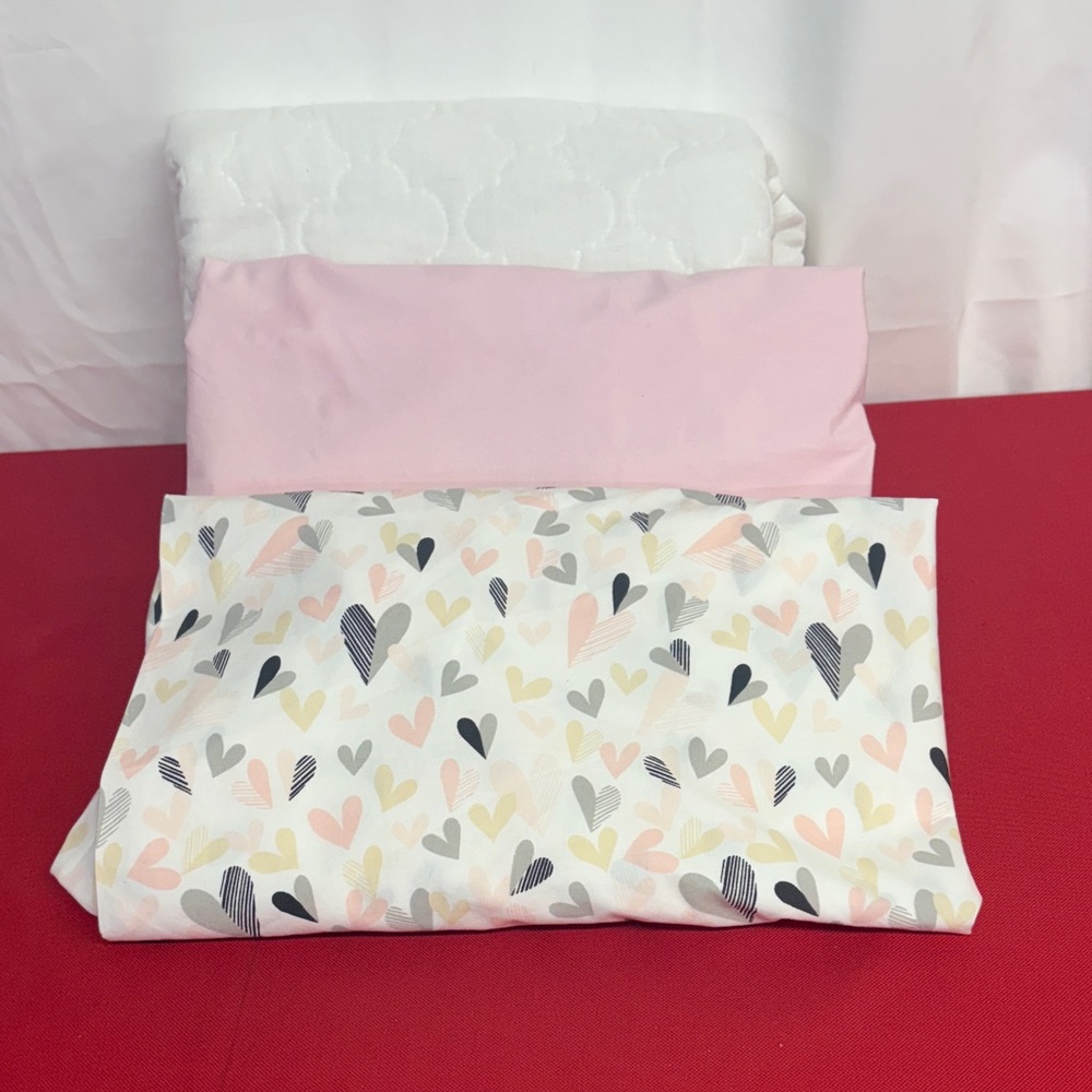 Pottery Barn Baby Crib Floral Bedding in Pink and White 3pcs -Sheets & protector